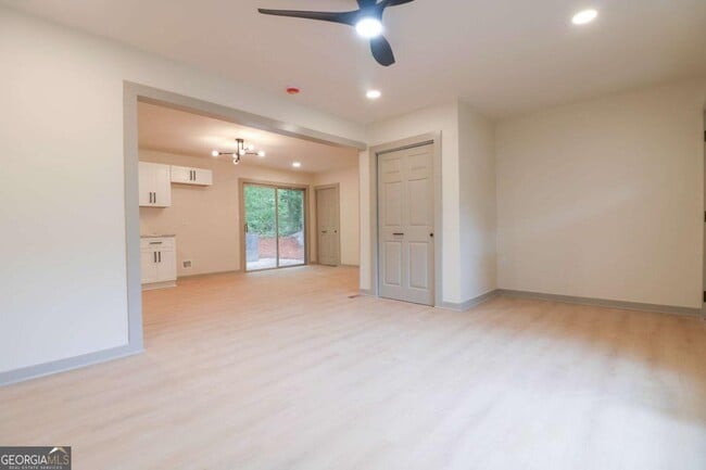 Foto del edificio - 4396 Greenleaf Cir SW