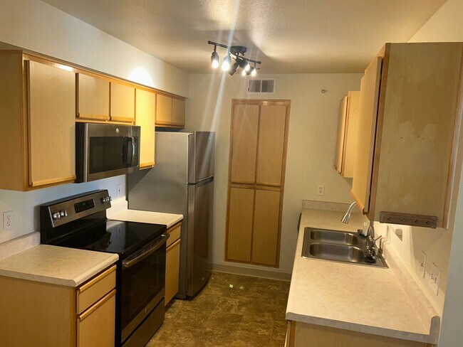 Building Photo - 6850 Sharlands Avenue #AD-2186