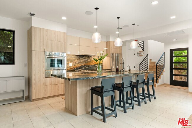 Foto del edificio - 4118 Higuera St