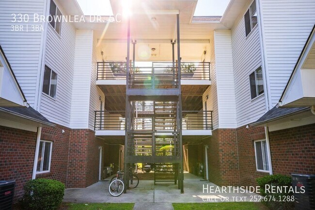 Building Photo - 330 Brownlea Dr