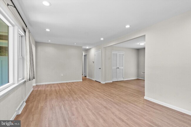 Foto del edificio - 906 Monroe St