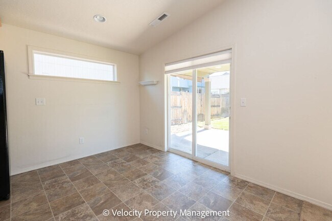 Foto del edificio - Great Home with Fully Fenced Back Yard.