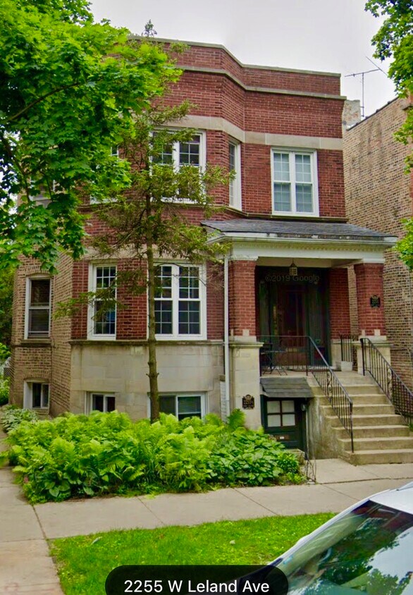 Foto principal - 2255 W Leland Ave