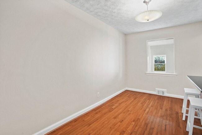 Photo - Brentwood Beauty House