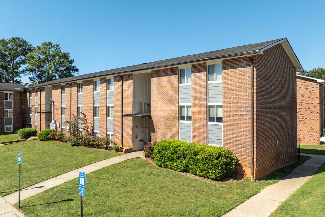 Apartment Building - Country Oaks