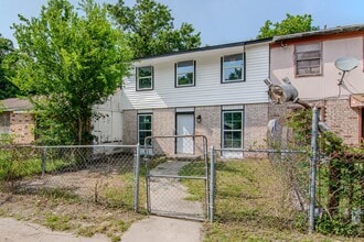 Building Photo - 7867 Hamlet St