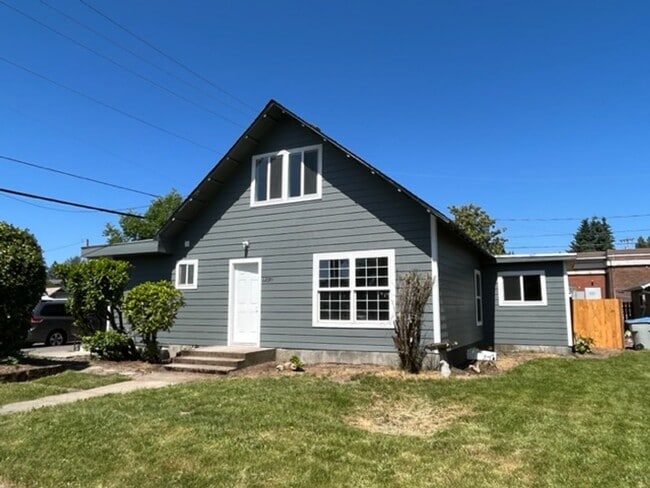 Building Photo - Half off first full month! 2 Bedroom 1 Bat...