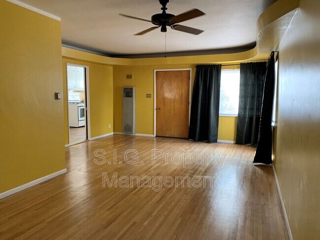 Building Photo - 1055 Thompson Ave