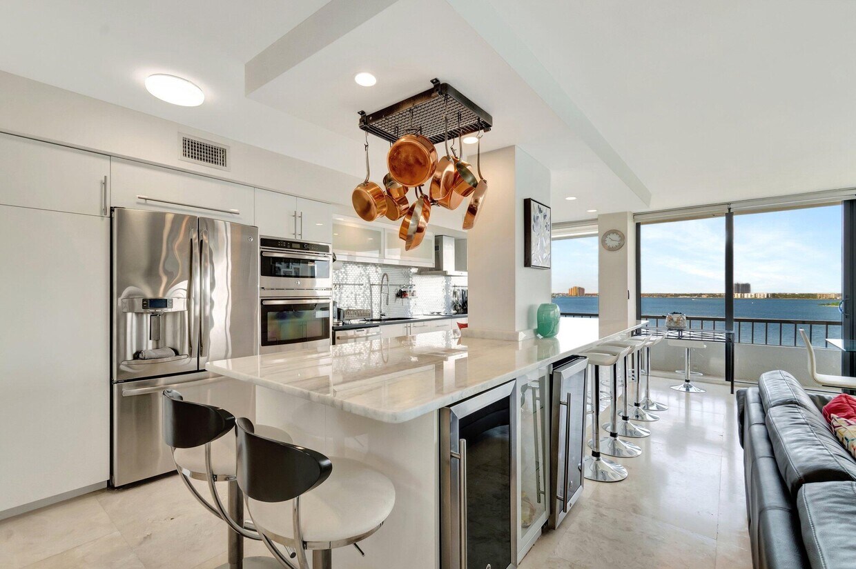 Foto principal - 5550 N Ocean Dr