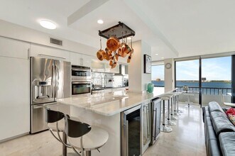 Building Photo - 5550 N Ocean Dr