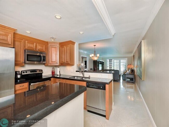 Building Photo - 3204 PORTOFINO