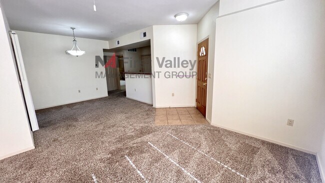 Building Photo - 1 Bedroom, 1 Bath