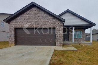 Building Photo - 1451 Maxwell Cir