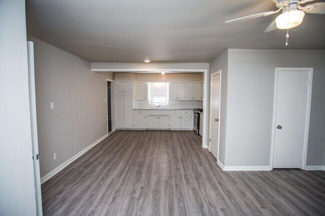 Foto del edificio - 4629 Elgin Ave