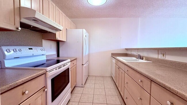 Building Photo - 55 S Judd St