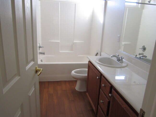 Foto del edificio - (RENT INCLUDE SOME UTILITIES)3 Bedroom in ...