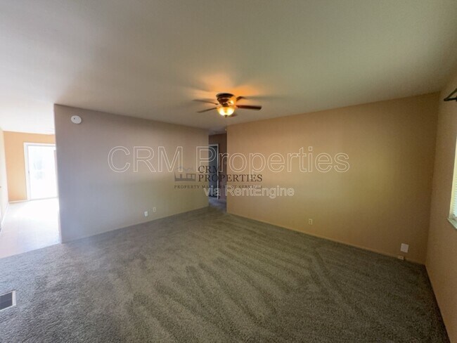 Building Photo - 2400 Balmoral Blvd