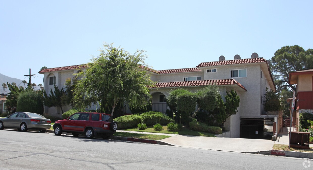 Foto del edificio - Elmwood Manor Apartments