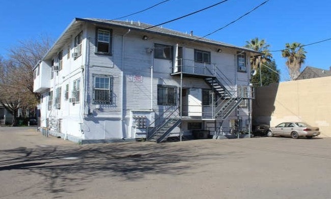 Building Photo - 628 N Sutter St
