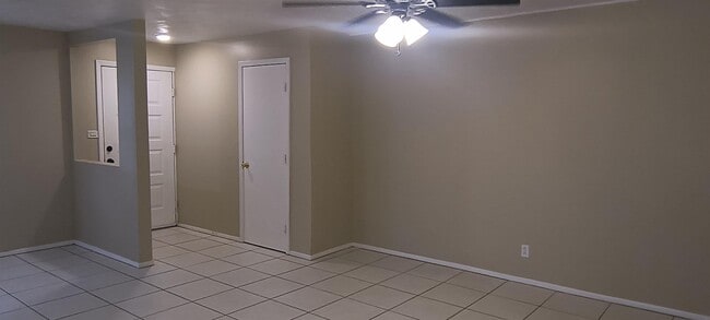 Building Photo - 27264 Sunnybrook Rd