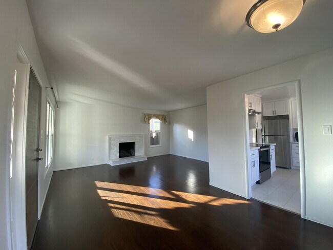 Foto del edificio - 1551 Kavanaugh Dr