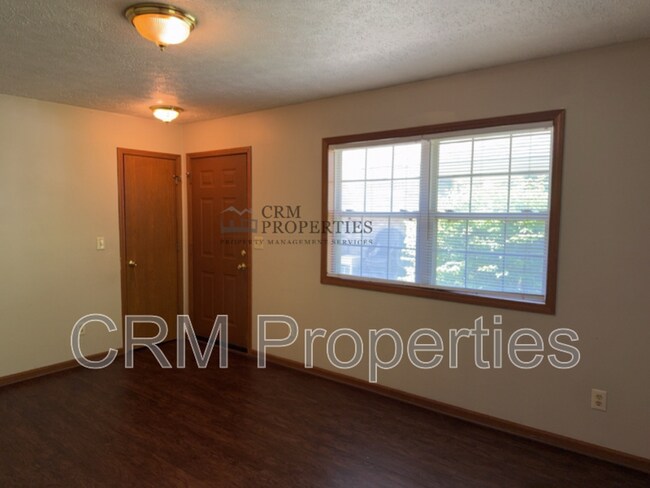 Building Photo - 1328 S Waugh St