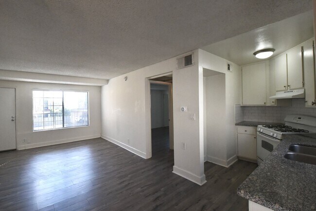 Building Photo - 5921 Whitsett Ave