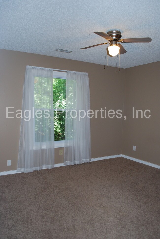 Building Photo - 200 Clairmont Rd Goldsboro, NC 27534