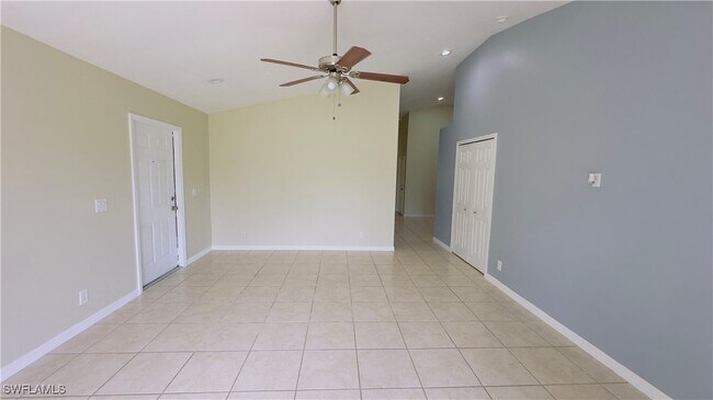 Foto del edificio - 739 Eisenhower Blvd