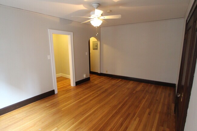 Foto del edificio - 115 College Ave