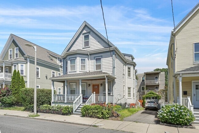 Building Photo - 37 Sagamore St
