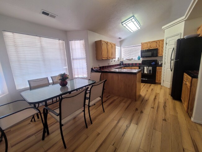 Foto del edificio - 991 N 2100 W