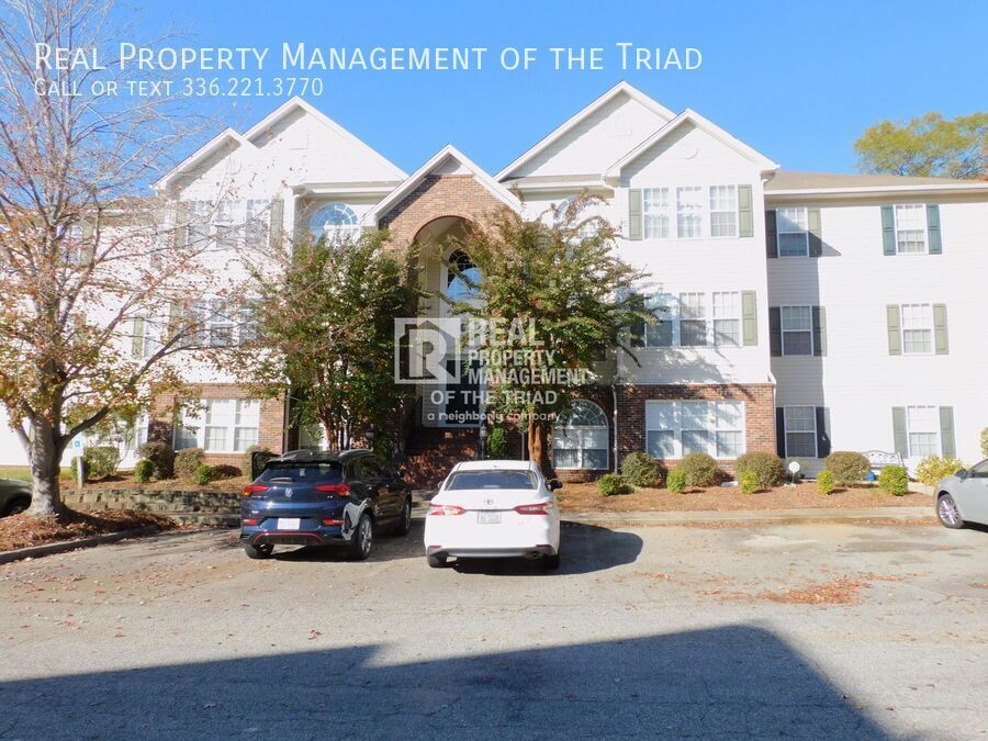 Primary Photo - Upper Level 2BR/2BA Condo off Hartley Driv...