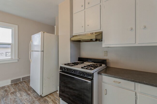 Foto del edificio - CLOSE TO BEAVERDALE!! 2 Bed, 1 Bath Home in Des Moines