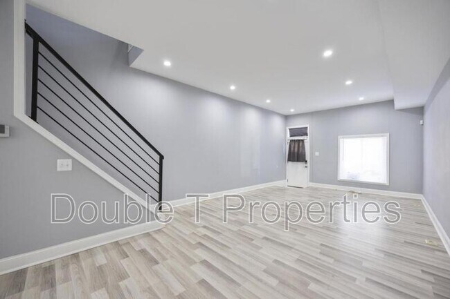 Foto del edificio - 10 N Ellwood Ave