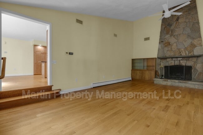 Building Photo - 52 Rayburn Rd