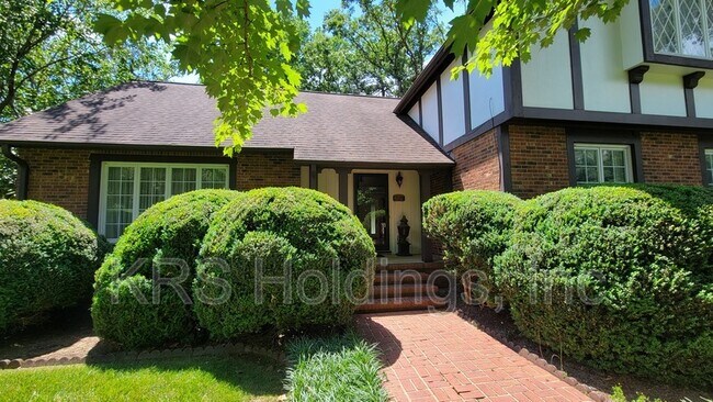 Building Photo - 5212 Dutchman Dr