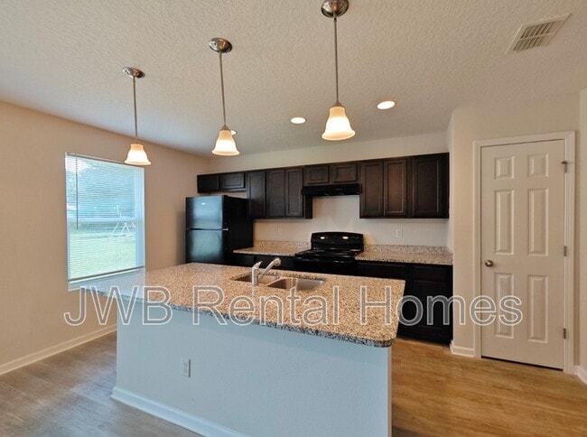 Building Photo - 5597 Longspur Ct