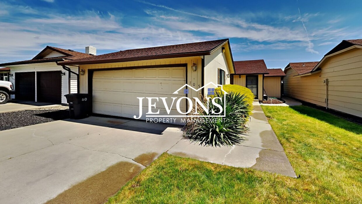 Primary Photo - Single-family home in the heart of Yakima