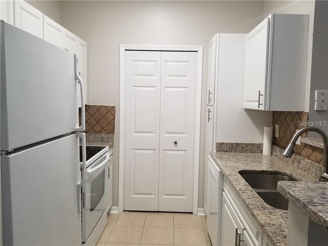 Building Photo - 1910 E Palm Ave