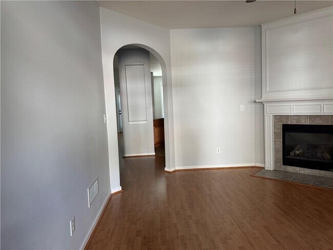Building Photo - 469 Grayson Way