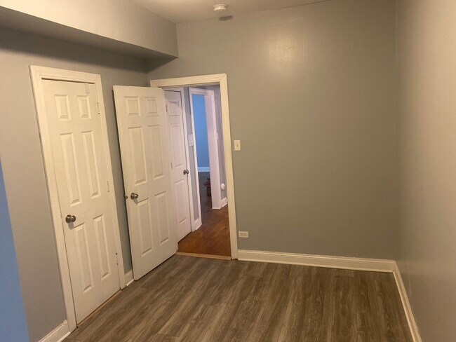 Foto del edificio - 8215 S Ingleside Ave