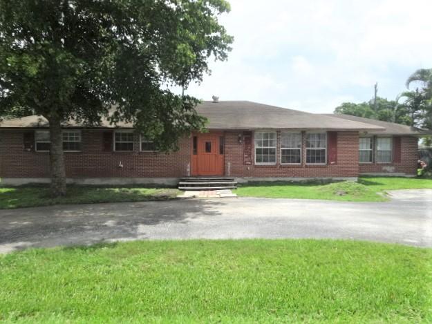 Foto principal - 765 S Main St