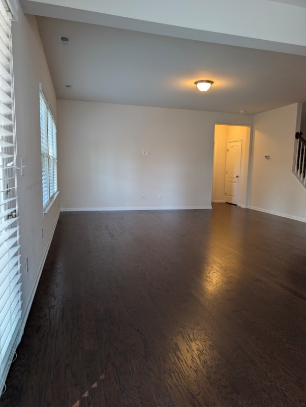 Photo - 113 Foxborough Ln House