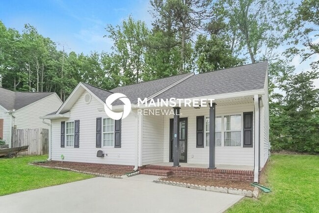 Building Photo - 3 Bedroom Pet-Friendly Home in Charlotte, NC with Main Street Renewal