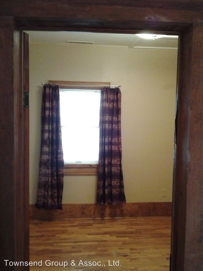 Building Photo - 2 br, 1 bath House - 2414 W Pikes Peak Avenue