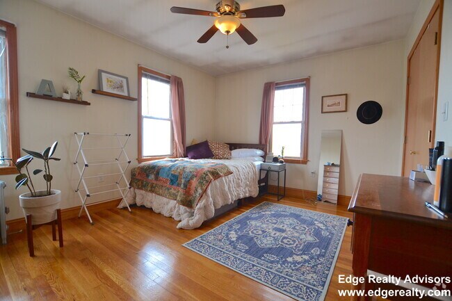 Building Photo - 53 Elmira St