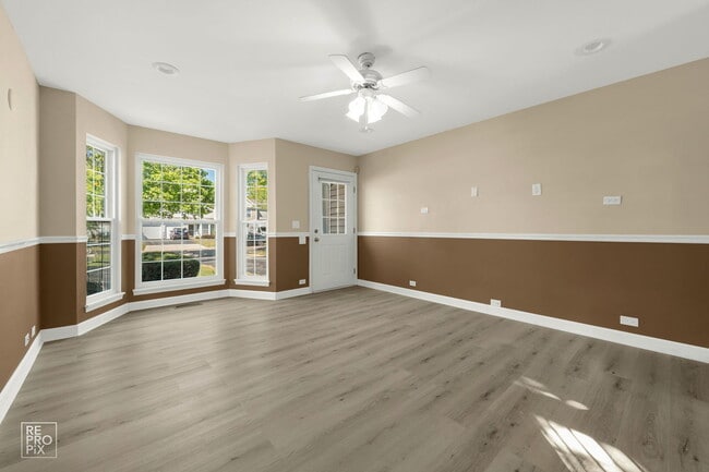 Building Photo - 1705 College Green Dr