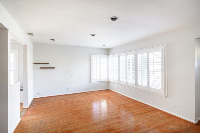 Building Photo - 914 Patterson Ave