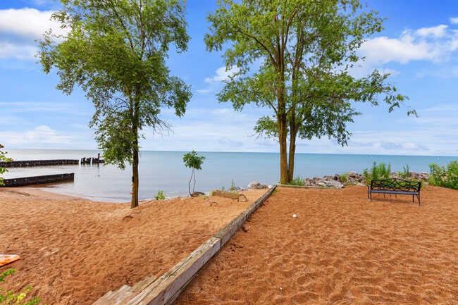 Foto del edificio - 1208 Chase